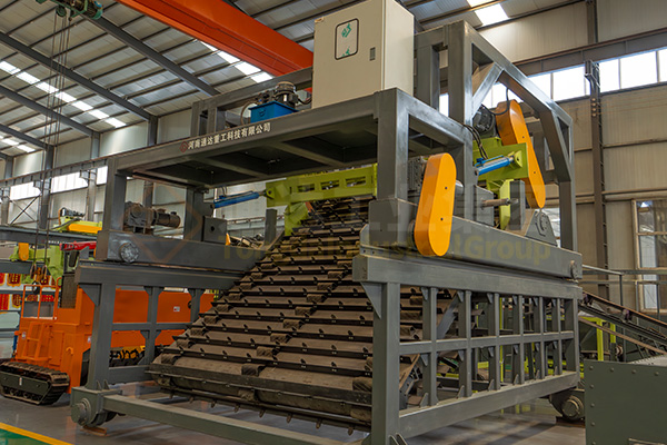 畜牧專用有機(jī)肥翻堆機(jī)