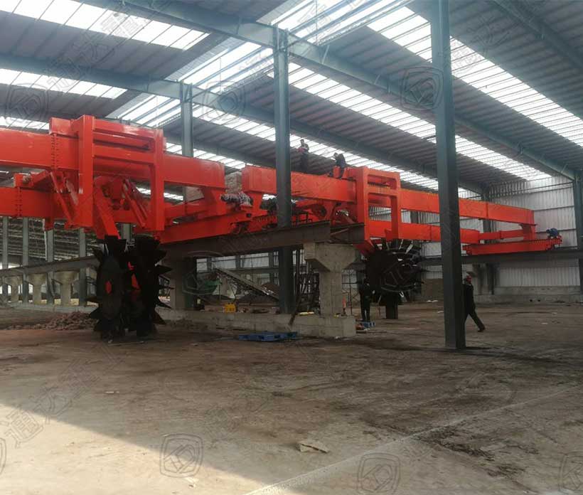 28米大跨度液壓升降輪盤式翻堆機(jī)生產(chǎn)定制