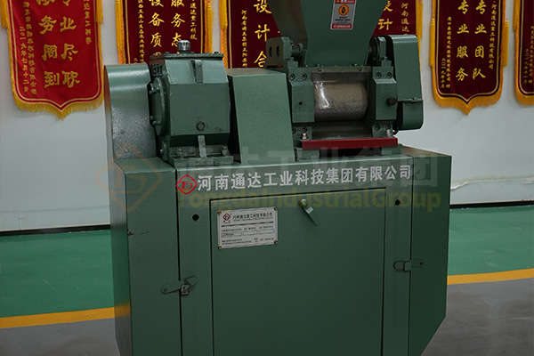 雞糞生產(chǎn)有機肥設備廠家哪家好?養(yǎng)殖場雞糞發(fā)酵有機肥的設備有哪些?