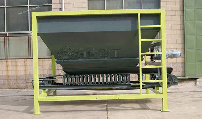 中小型養(yǎng)雞場雞糞加工有機肥需要什么設備?加工雞糞有機肥的生產成本大嗎?