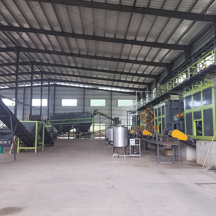 加工禽糞有機(jī)肥生產(chǎn)線設(shè)備多少錢一套？配置、產(chǎn)能、作業(yè)時間、場地、成品形狀如何？